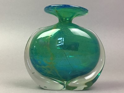 Lot 494 - MDINA GLASS VASE