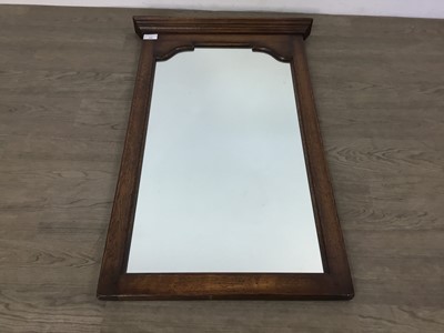 Lot 548 - WALL MIRROR