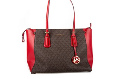 Lot 188 - MICHAEL KORS, GRAINED BROWN AND RED LEATHER HANDBAG