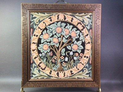 Lot 479 - CARVED FIRE SCREEN