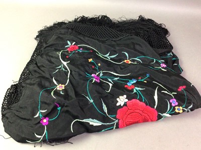 Lot 538 - FRINGED SHAWL