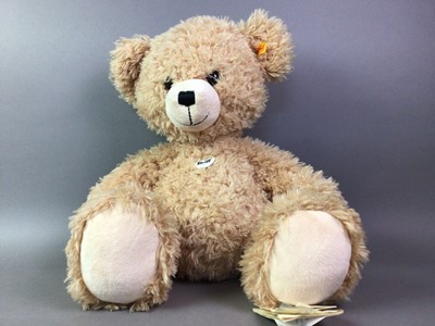 Lot 636 - MODERN STEIFF BEAR