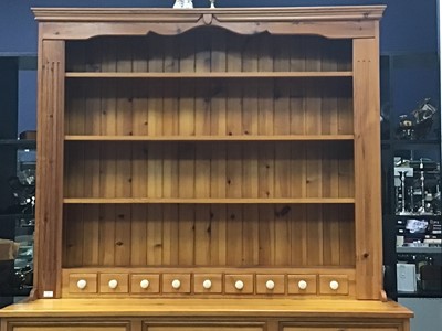 Lot 652 - PINE DRESSER