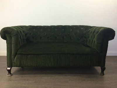 Lot 662 - CHESTERFIELD SETTEE