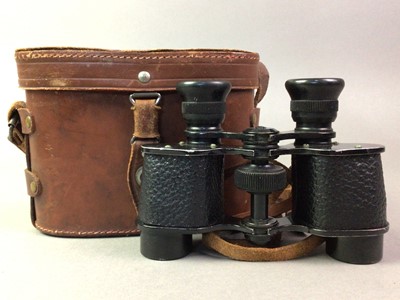 Lot 687 - PAIR OF BINOCULARS AND SET OF DOMINOES