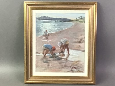 Lot 724 - GROUP OF PICTURES