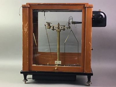 Lot 725 - STANTON INSTRUMENTS LTD MICROBALANCE SCALES