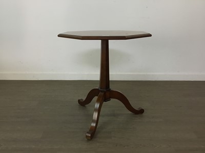 Lot 768 - REPRODUCTION MAHOGANY OCTAGONAL TABLE