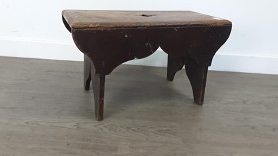 Lot 28 - PINE STOOL