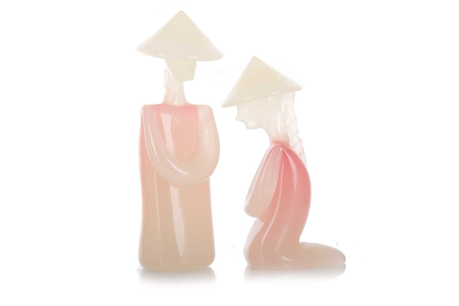 Lot 360 - ATTRIBUTED TO PINO SIGNORETTO FOR VETRI MURANO, FIGURE CINESI