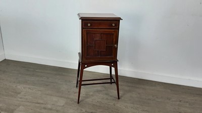 Lot 9 - EDWARDIAN MAHOGANY ARTS AND CRAFTS STYLE BEDSIDE CUPBOARD