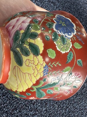 Lot 1112 - ATTRACTIVE PAIR OF CHINESE FALANGCAI 'LOTUS' BOWLS