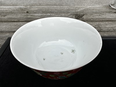 Lot 1112 - ATTRACTIVE PAIR OF CHINESE FALANGCAI 'LOTUS' BOWLS