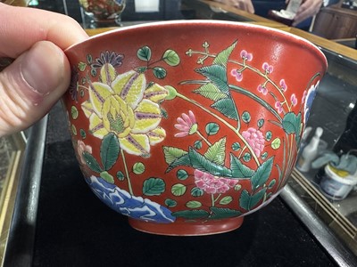 Lot 1112 - ATTRACTIVE PAIR OF CHINESE FALANGCAI 'LOTUS' BOWLS