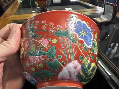 Lot 1112 - ATTRACTIVE PAIR OF CHINESE FALANGCAI 'LOTUS' BOWLS