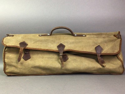 Lot 163 - VINTAGE CRICKET BAG