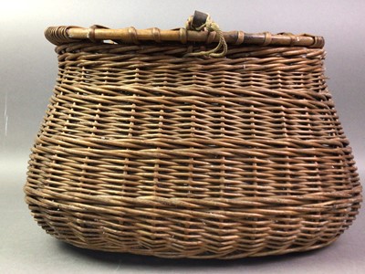 Lot 114 - WICKER FISHING CREEL