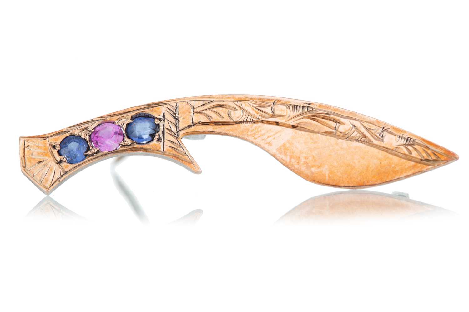 Lot 685 - KUKRI KNIFE BROOCH