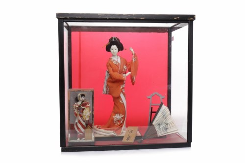 Lot 227 - 20TH CENTURY JAPANESE DOLL IN GLAZED CASE the...