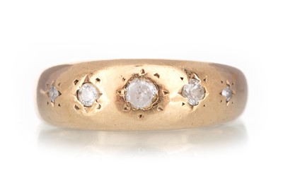 Lot 771 - DIAMOND RING