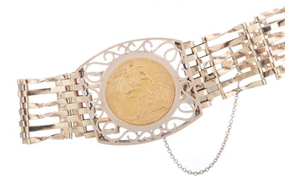 Lot 23 - EDWARD VII SOVEREIGN BRACELET