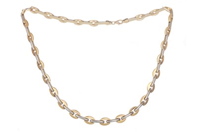 Lot 781 - BICOLOUR GOLD CHAIN