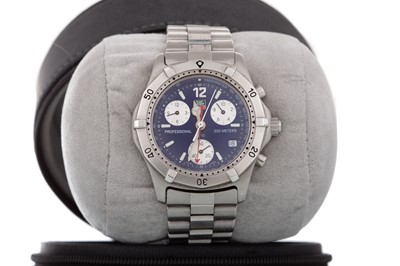 Lot 827 - TAG HEUER
