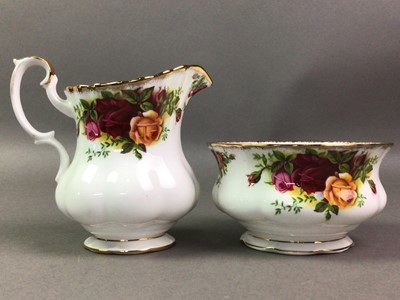 Lot 463 - ROYAL ALBERT TEA AND DINNER SERVICE