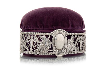 Lot 231 - VICTORIAN SILVER PINCUSHION/TRINKET BOX