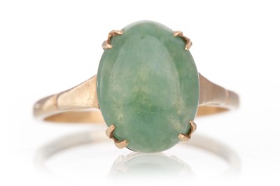 Lot 801 - JADE RING