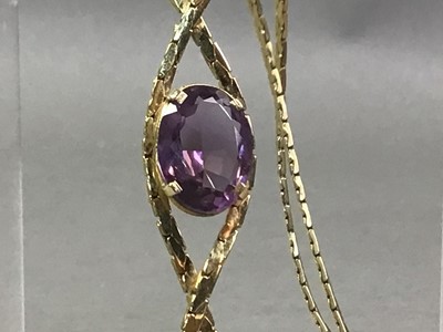 Lot 493 - AMETHYST NECKLACE