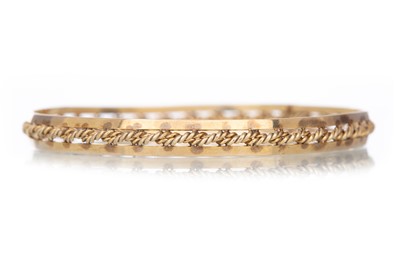 Lot 819 - GOLD BANGLE