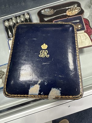 Lot 242 - ROYAL INTEREST, GEORGE V SILVER PRESENTATION COMBINATION CIGARETTE/VESTA CASE