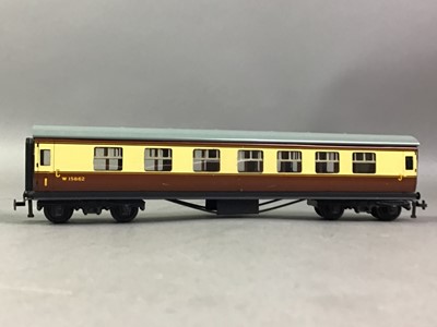 Lot 554 - COLLECTION OF HORNBY DUBLO TRAINS