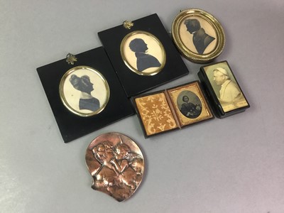 Lot 634 - BLACK FORREST BOX