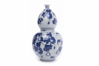 Lot 294 - EARLY 20TH CENTURY CHINESE BLUE AND WHITE VASE...