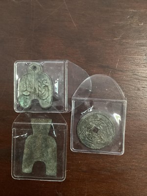 Lot 33 - COLLECTION OF COINS