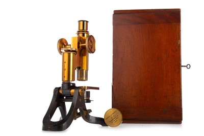 Lot 606 - HENRY CROUCH OF LONDON, LACQUERED BRASS MONOCULAR MICROSCOPE