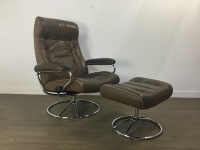 Lot 392 - EKORNESS, STRESSLESS RECLINING SWIVEL LOUNGE CHAIR AND OTTOMAN