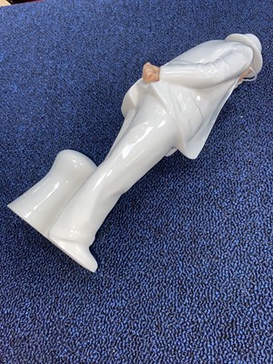 Lot 17 - ROYAL DOULTON FIGURE OF WINSTON CHURCHILL