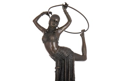 Lot 407 - AFTER DMITRI CHIPARUS, ART DECO STYLE BRONZE FIGURE