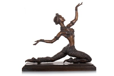 Lot 418 - ART DECO STYLE BRONZE FIGURE