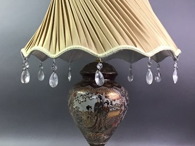 Lot 70 - JAPANESE CERAMIC TABLE LAMP