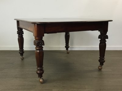 Lot 778 - WILLIAM IV MAHOGANY EXTENDING DINING TABLE