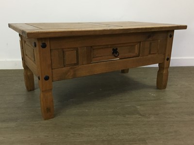 Lot 220 - MODERN COFFEE TABLE