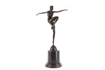 Lot 433 - ART DECO STYLE BRONZE FIGURE