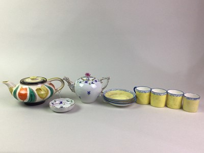 Lot 105 - GROUP OF MIXED CERAMICS