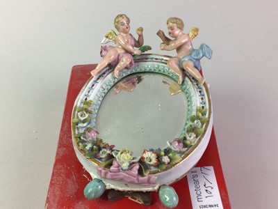 Lot 105 - GROUP OF MIXED CERAMICS