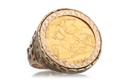 Lot 38 - GEORGE V HALF SOVEREIGN RING