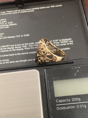 Lot 39 - ELIZABETH II GOLD HALF SOVEREIGN RING